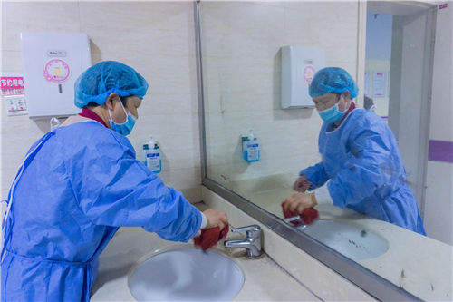 医院礼仪培训对员工有什么好处(与患者沟通礼仪注意事项)(图3) 医院礼仪培训对员工有什么好处(与患者沟通礼仪注意事项)(图3)